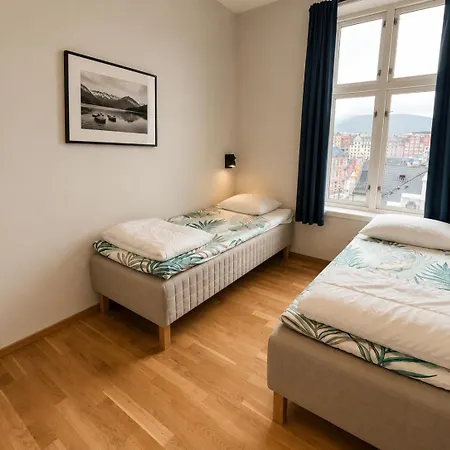V4 - Modern I Center Apartment